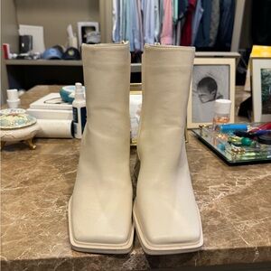 Circus Square toe boot 7.5 NEW